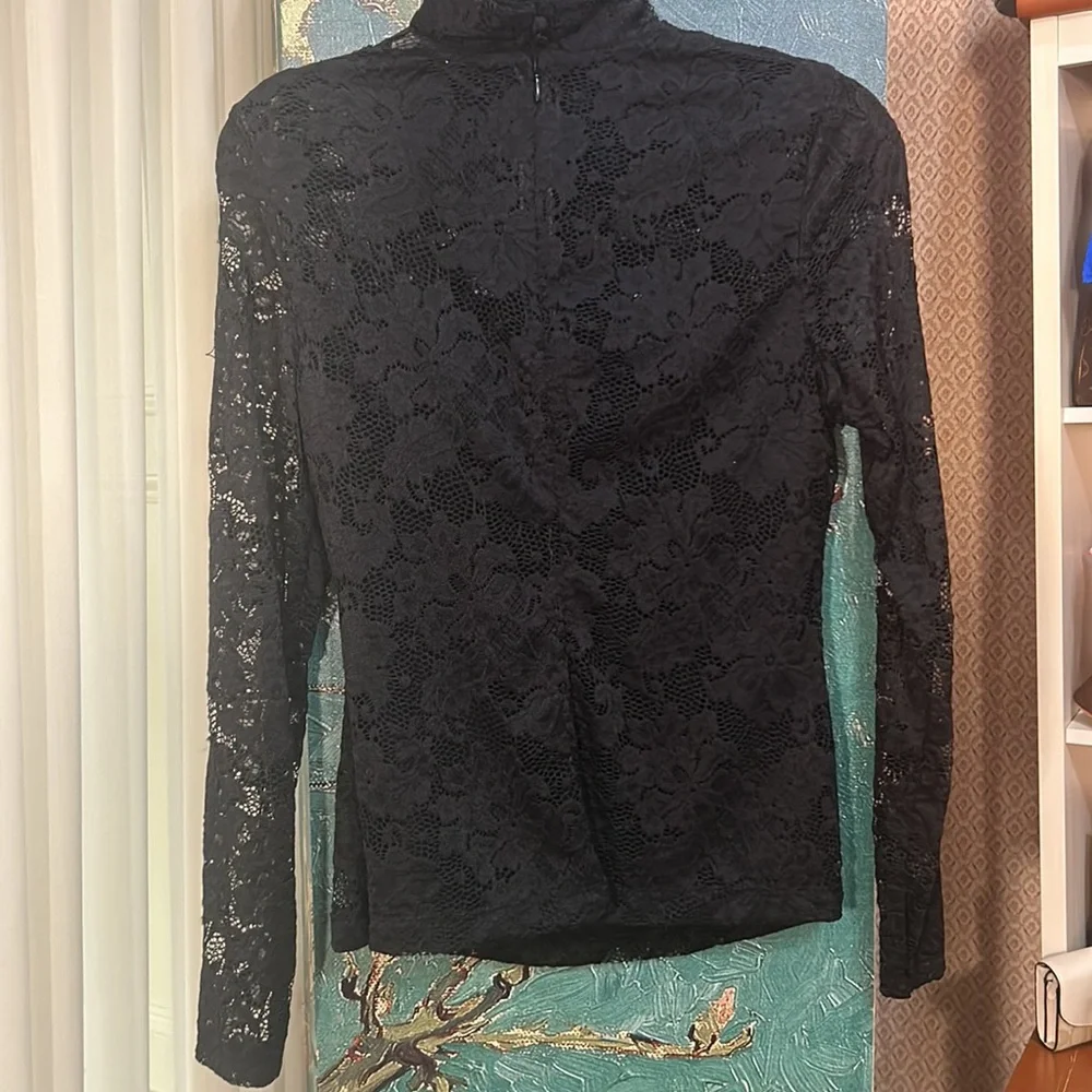 Ellie Tahari Lace blouse EUC - Picture 3 of 7